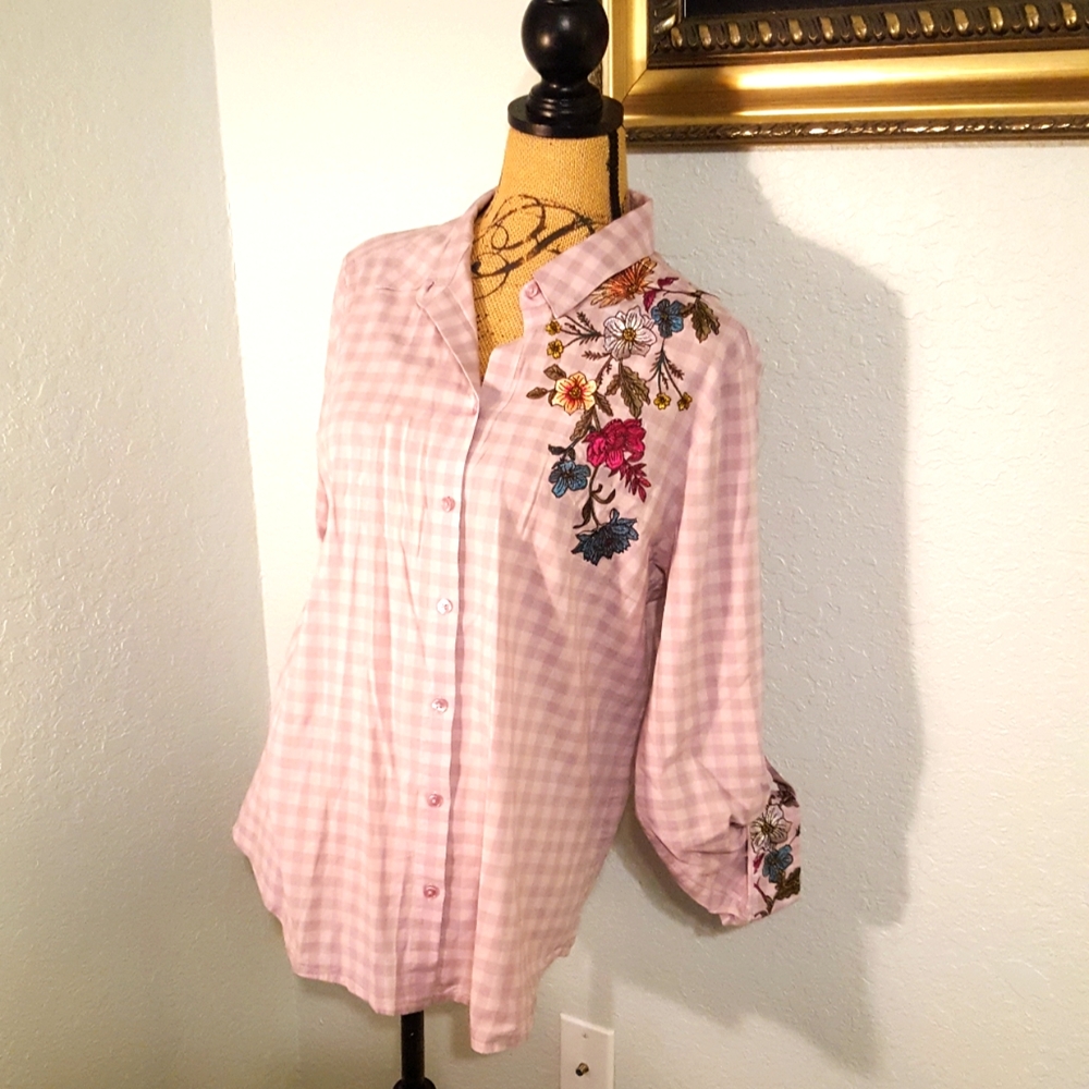 Chico's blouse with embroidery. Super cute!